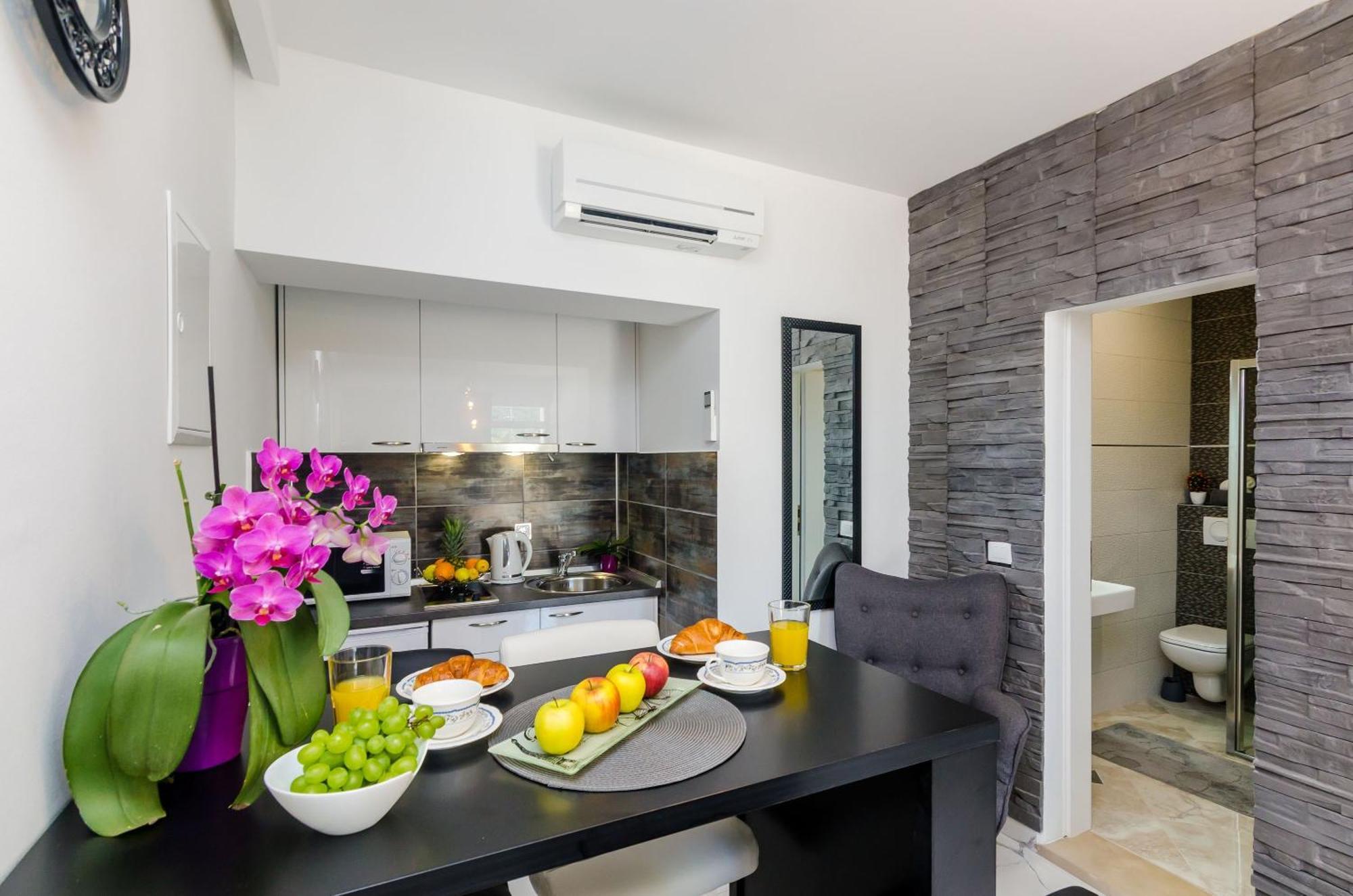 Apartment Mata Family